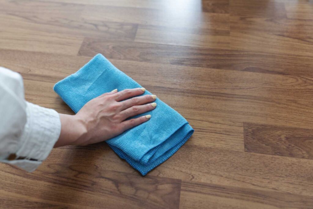 Cleaning & Maintaining Laminate Flooring